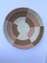 Load image into Gallery viewer, Medium Woven Bowl
