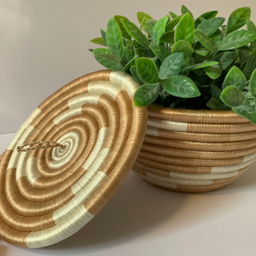 Woven Pot with Lid